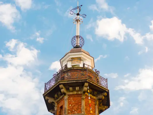 PURO CityGuide Gdansk Gdańsk New Port Lighthouse