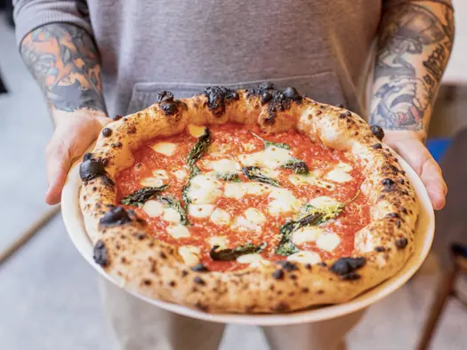 PURO CityGuide Łódź Ferment pizza i krany