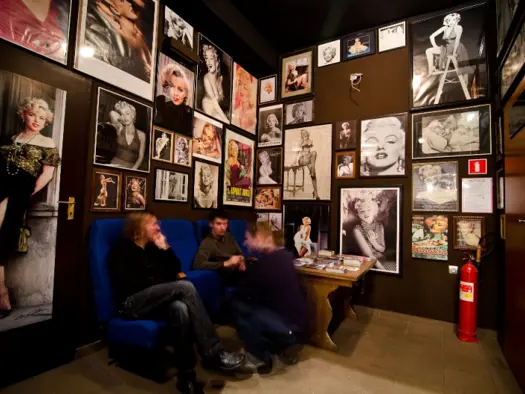 PURO CityGuide Poznan Charlie &amp; Monroe Cinema