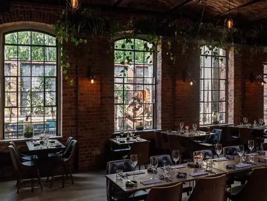 PURO CityGuide Wrocław Nafta Neo Bistro
